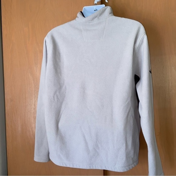 PING fleece half zipper fleece offers a deep breast pocket and wicking vents. - Picture 5 of 7